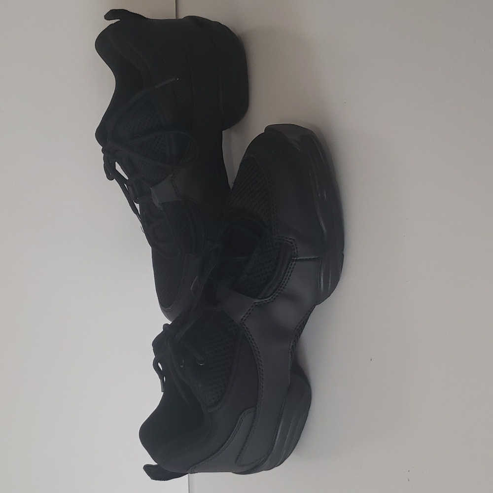 Capezio Fierce Dansneaker Size 7.5 Black
